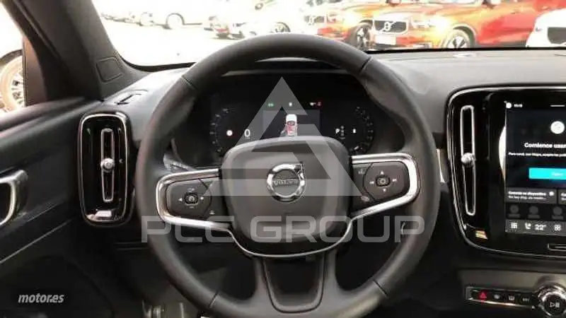 2025 Volvo XC40