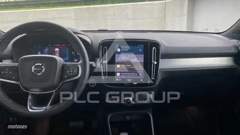 2025 Volvo XC40