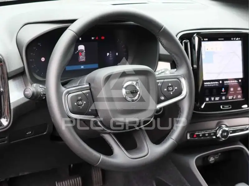 2025 Volvo XC40