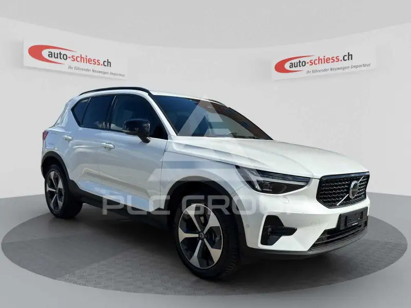 2025 Volvo XC40