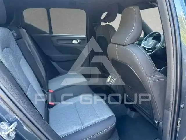 2025 Volvo XC40