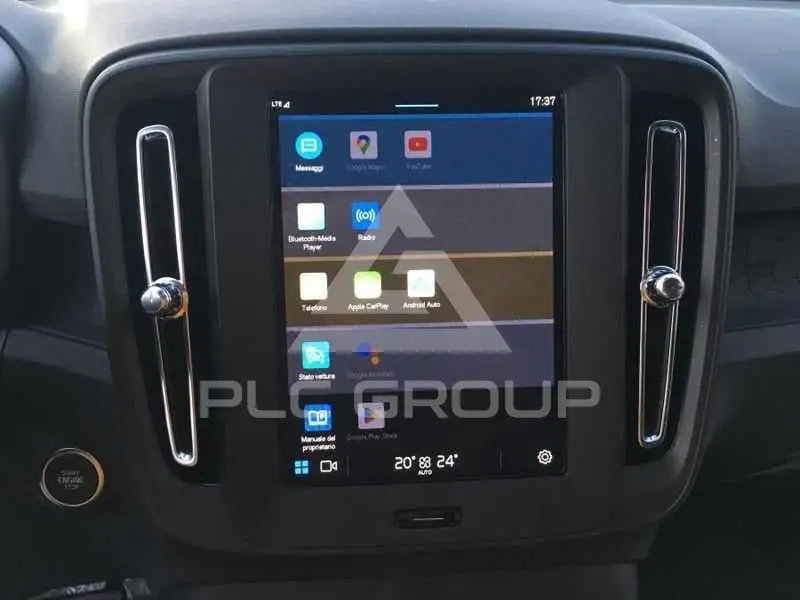 2025 Volvo XC40