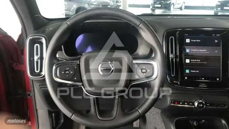 2025 Volvo XC40