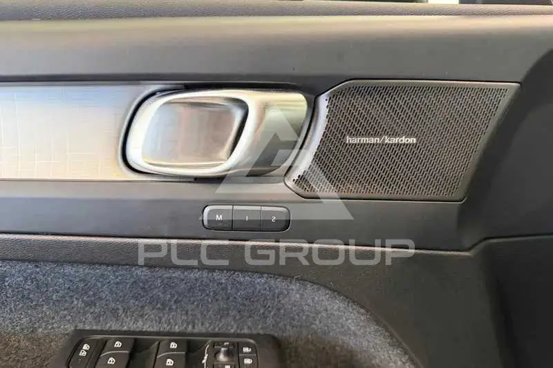 2025 Volvo XC40