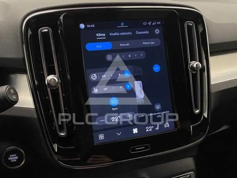 2025 Volvo XC40