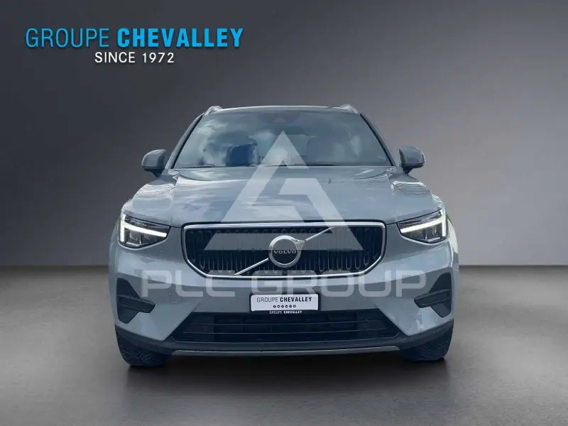 2025 Volvo XC40