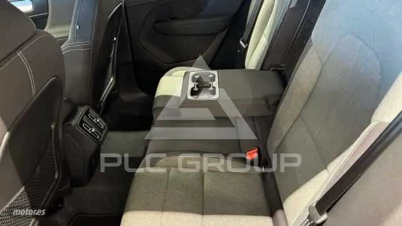 2025 Volvo XC40