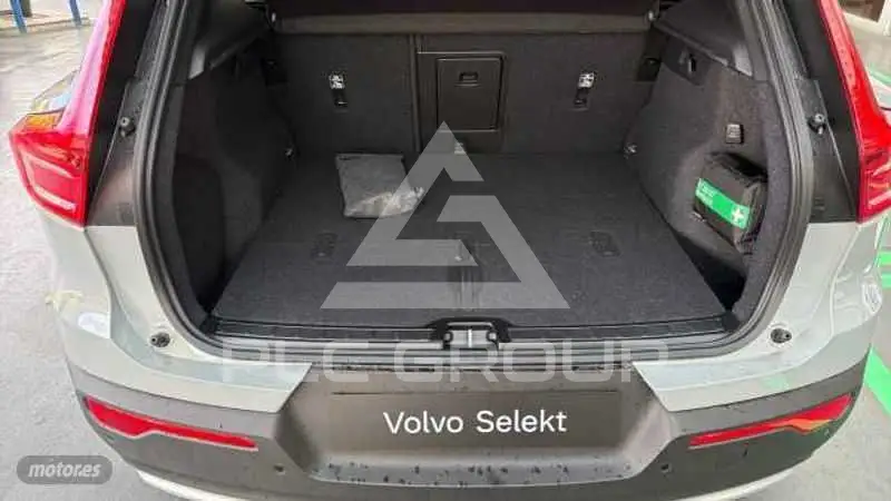 2025 Volvo XC40