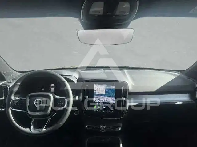 2025 Volvo XC40