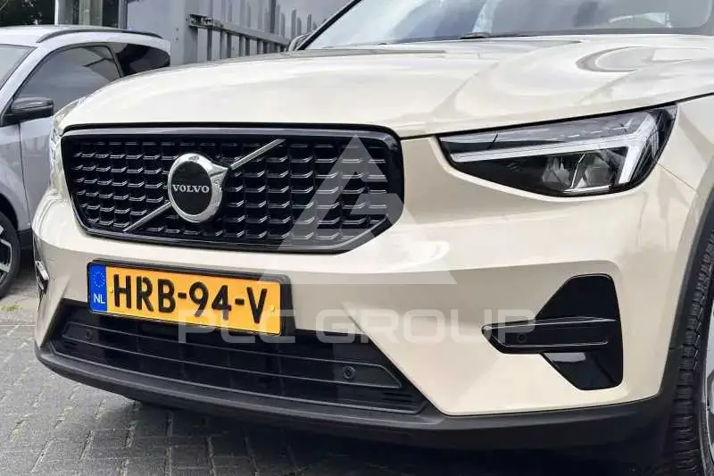 2025 Volvo XC40