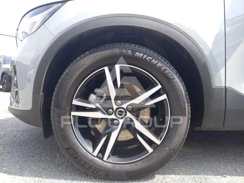 2025 Volvo XC40