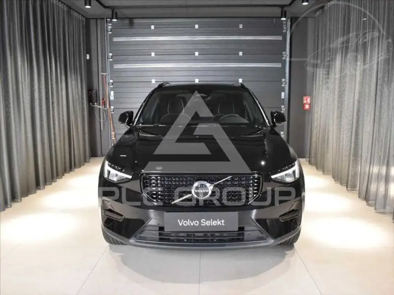 2025 Volvo XC40
