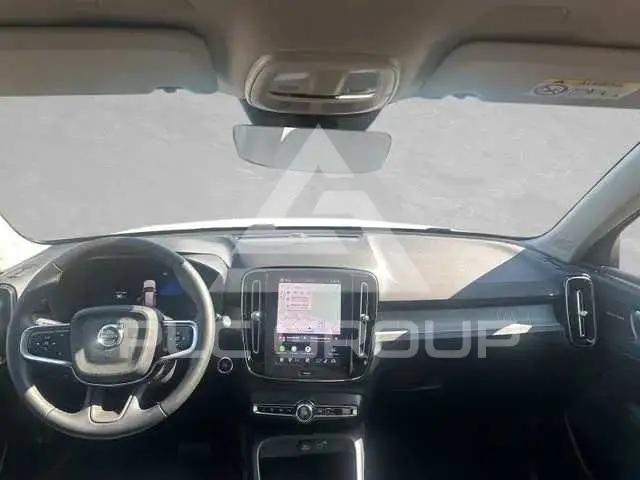 2025 Volvo XC40