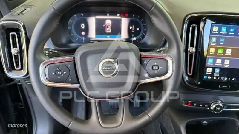 2025 Volvo XC40