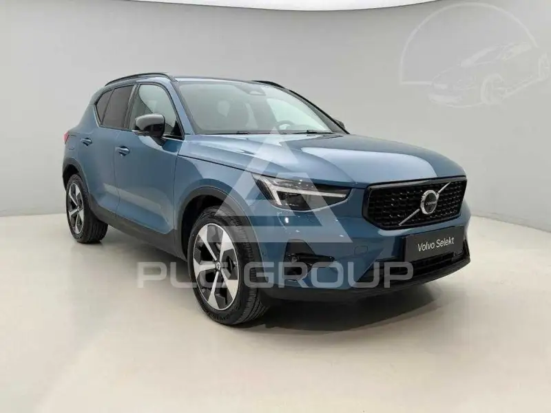2025 Volvo XC40