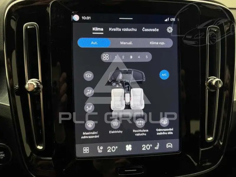 2025 Volvo XC40