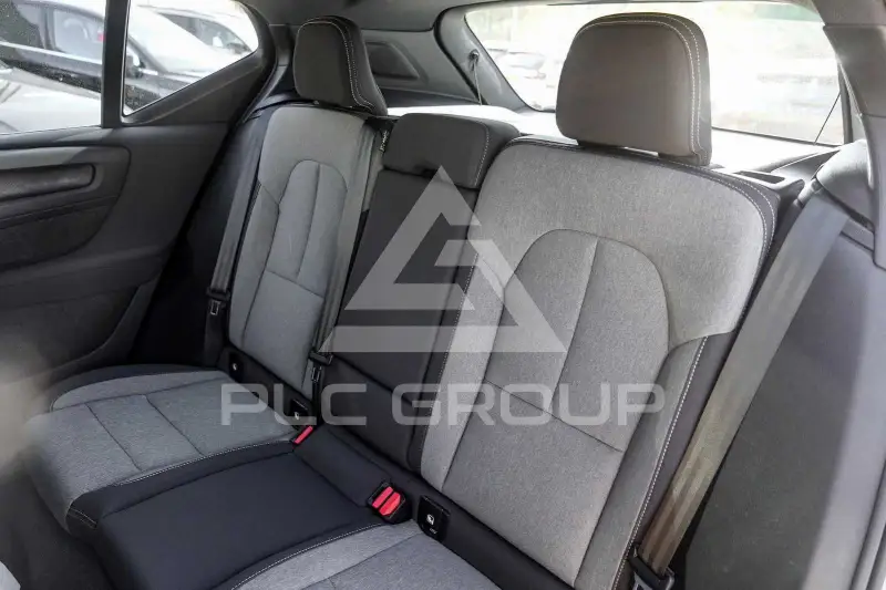 2025 Volvo XC40