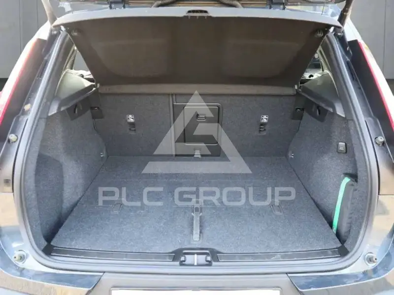 2025 Volvo XC40