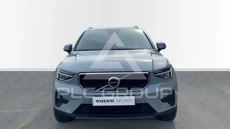 2025 Volvo XC40