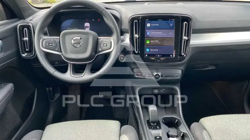 2025 Volvo XC40