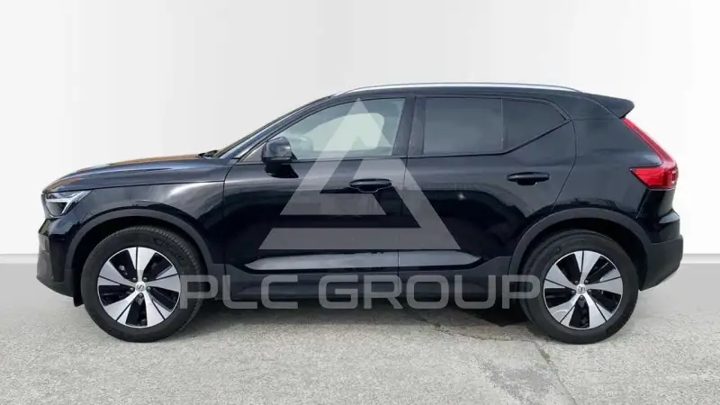 2025 Volvo XC40