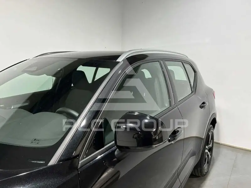 2025 Volvo XC40