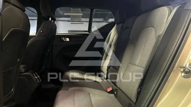 2025 Volvo XC40
