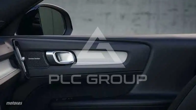 2025 Volvo XC40