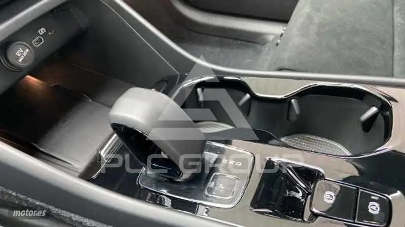2025 Volvo XC40