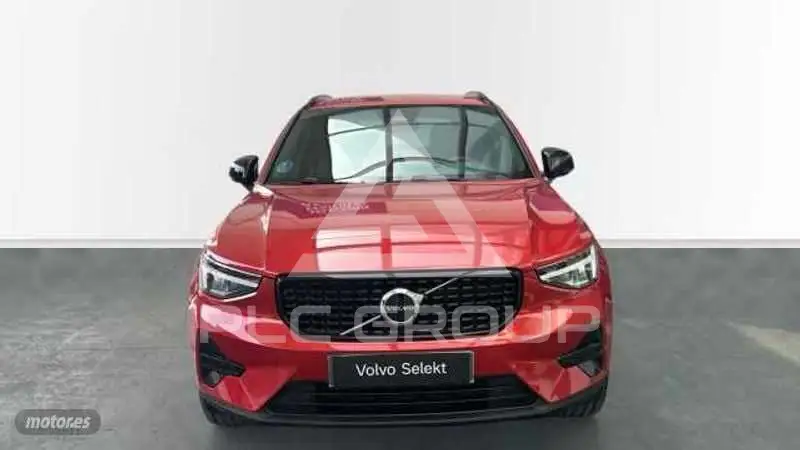 2025 Volvo XC40