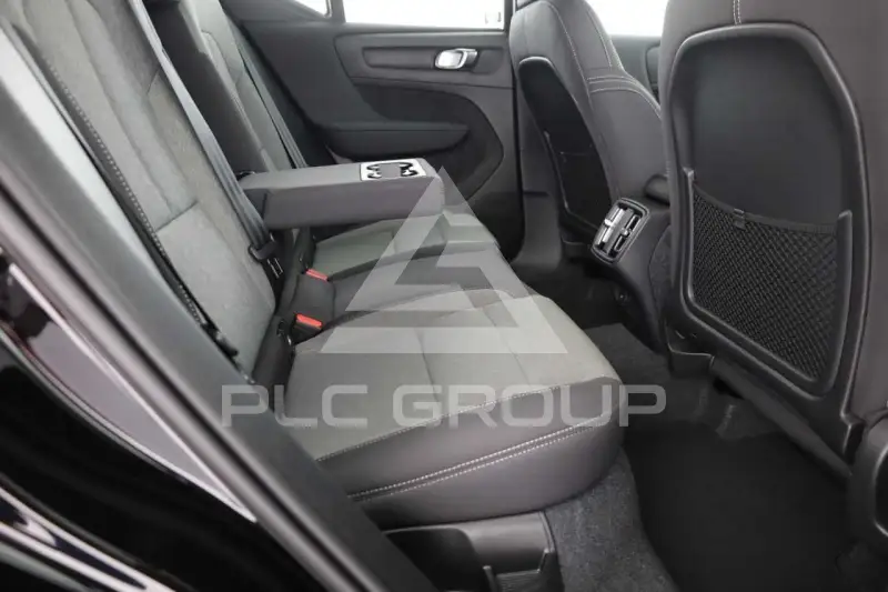 2025 Volvo XC40