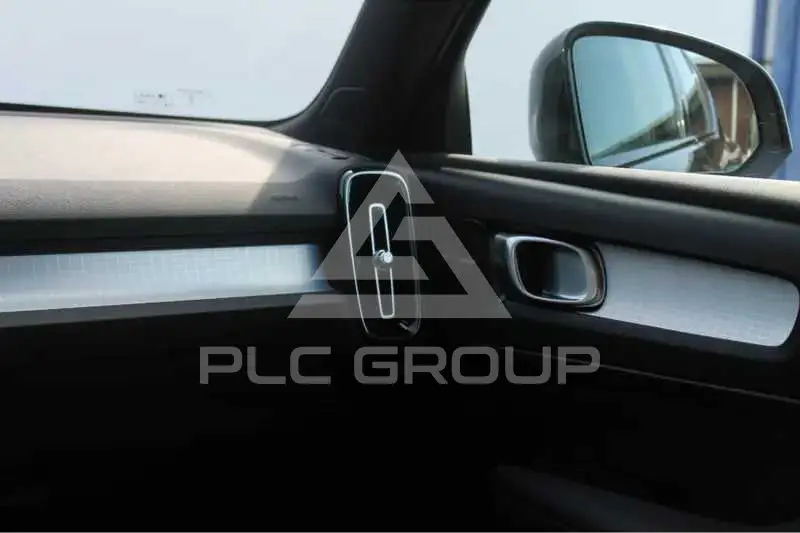 2025 Volvo XC40