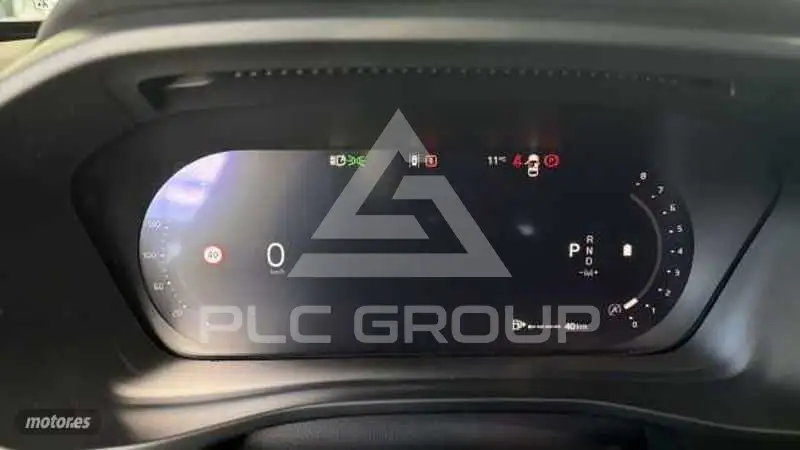 2025 Volvo XC40