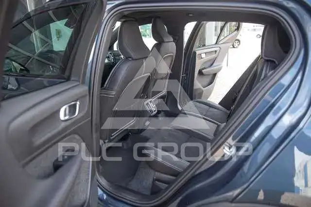 2025 Volvo XC40