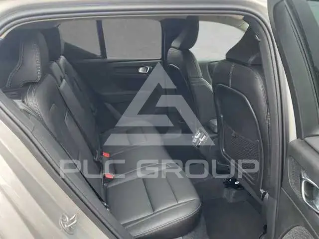 2025 Volvo XC40