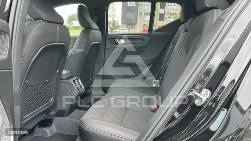 2025 Volvo XC40