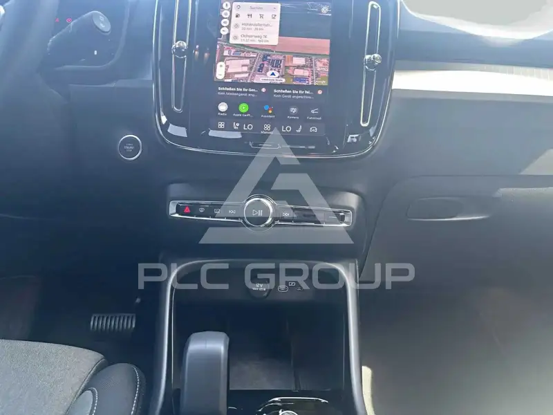 2025 Volvo XC40