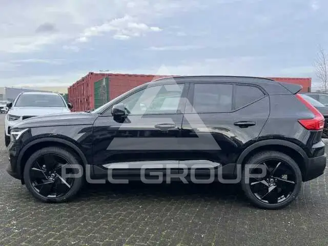 2025 Volvo XC40