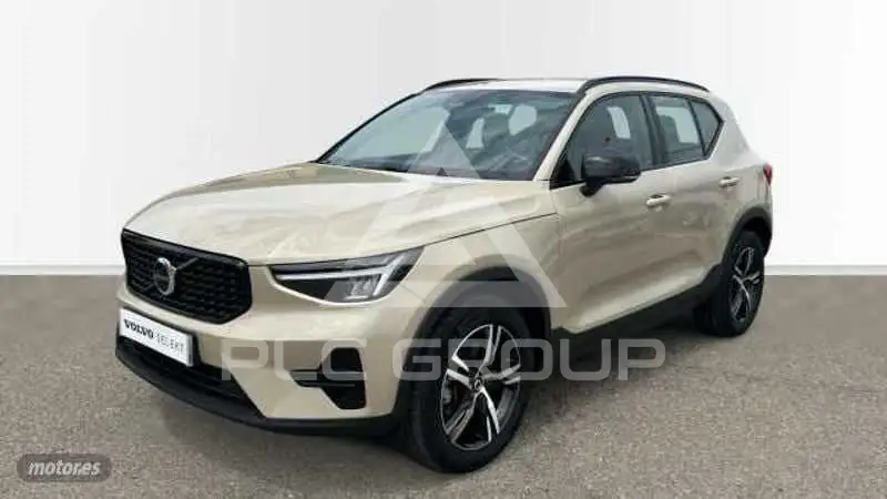 2025 Volvo XC40