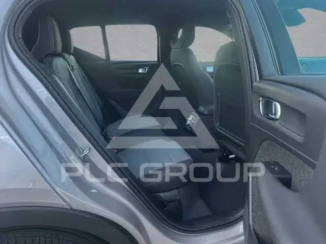 2025 Volvo XC40