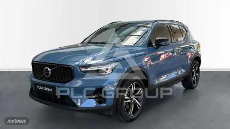 2025 Volvo XC40