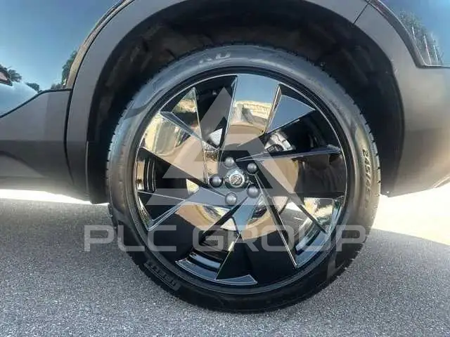 2025 Volvo XC40