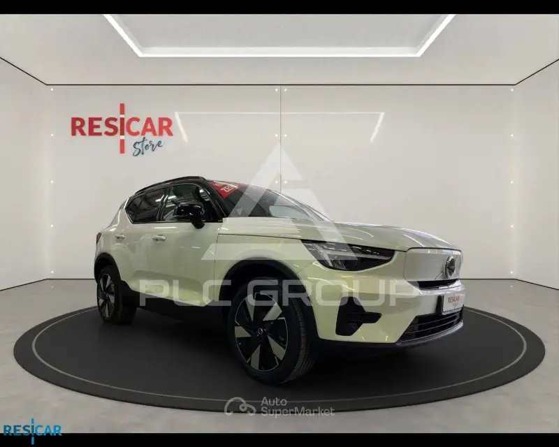 2025 Volvo XC40