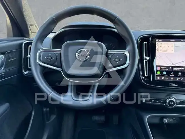 2025 Volvo XC40