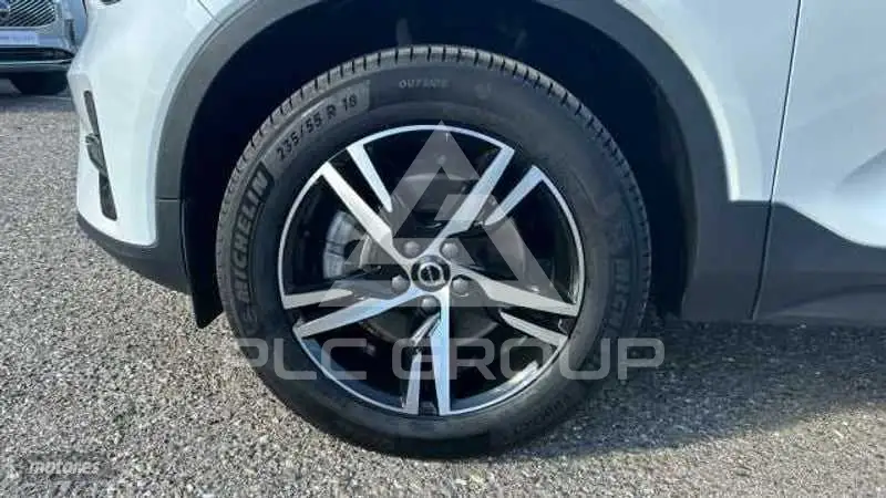 2025 Volvo XC40