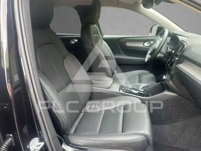 2025 Volvo XC40