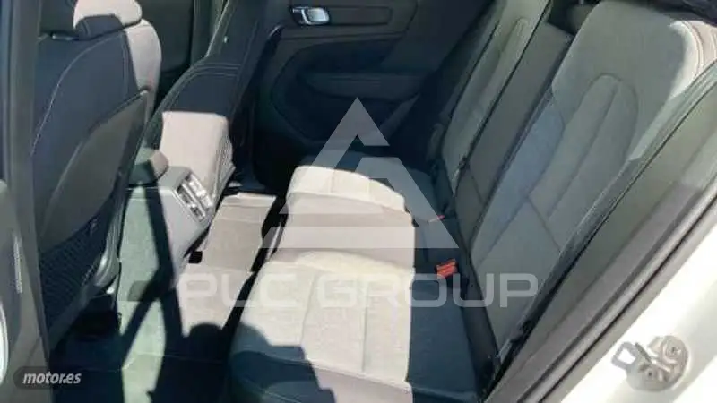 2025 Volvo XC40