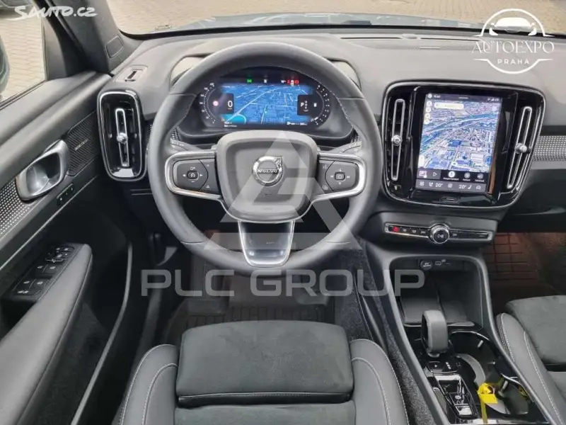 2025 Volvo XC40