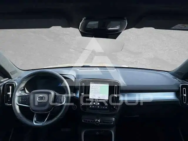 2025 Volvo XC40