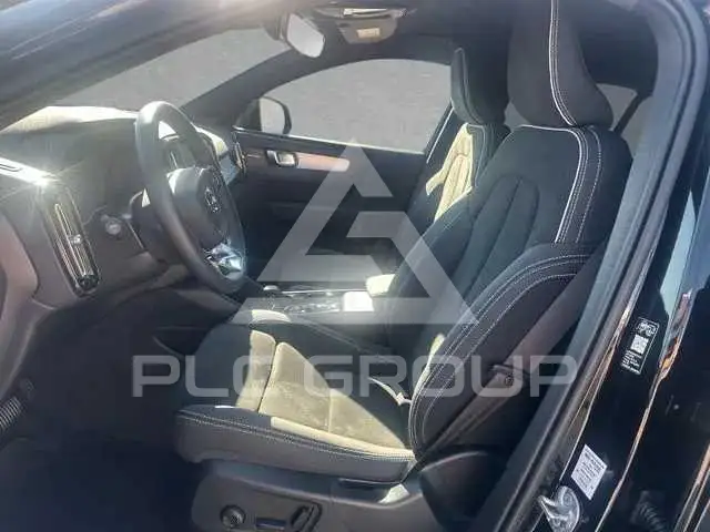 2025 Volvo XC40